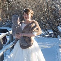 Janelle Macdonald Photo 14