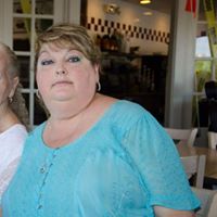 Lori Armstrong Photo 6