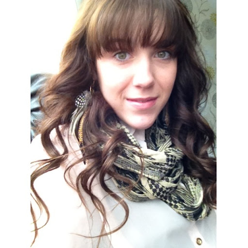 Laura Booker Photo 7