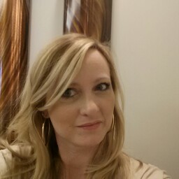 Elizabeth Walls Photo 11