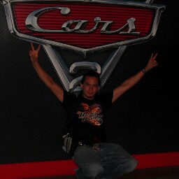 Adrian Flores Photo 3