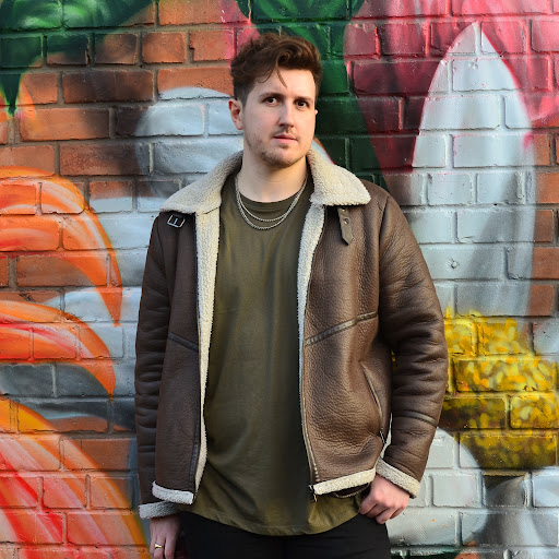 Guy Matthews Photo 28