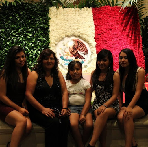 Mayra Arroyo Photo 25