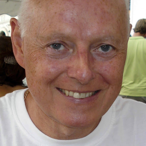Michael Gee Photo 8