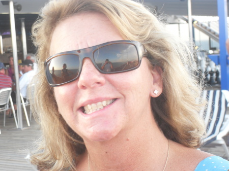 Linda Robertson Photo 25