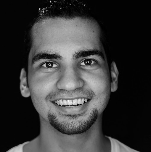 Erick Gonzalez Photo 35