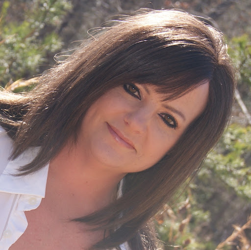 Michelle Bollinger Photo 37