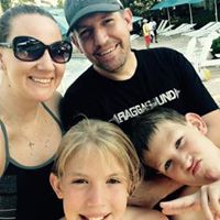 Stephanie Lowry Photo 28