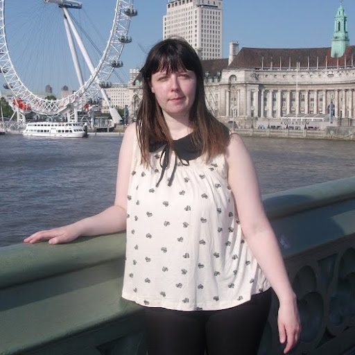 Laura Sutherland Photo 36