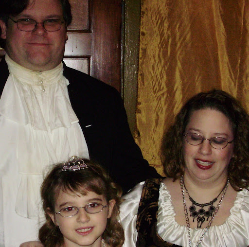 Laura Cowan Photo 39