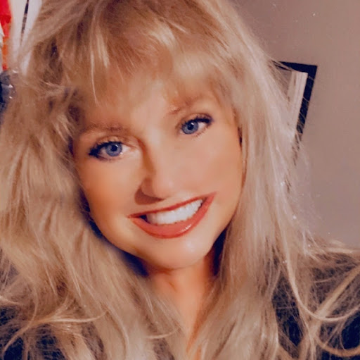 Deborah Maxwell Photo 22