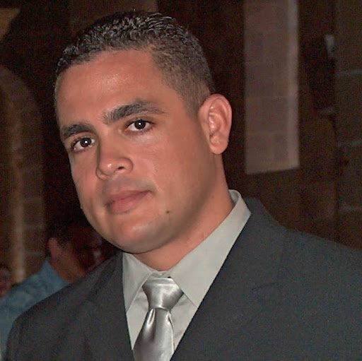 Erik Bueno Photo 5
