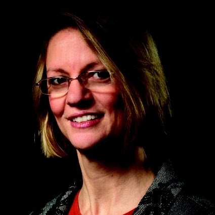 Elizabeth Murphy Photo 49