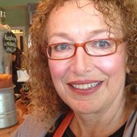Lorraine Taylor Photo 27