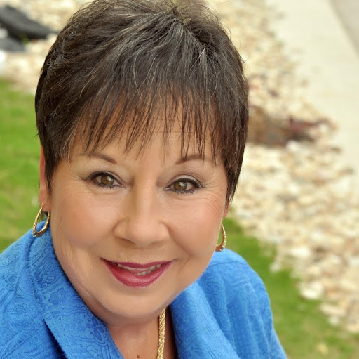 Lynda Parker Photo 17
