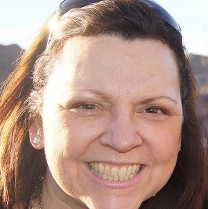 Julie Montgomery Photo 13