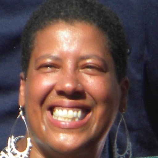 Elizabeth Colon Photo 9