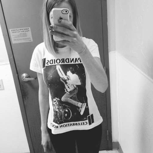 Allison Rowland Photo 28