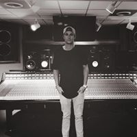 Trevor Scott Photo 30