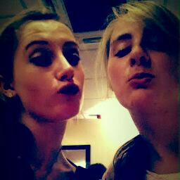 Sarah Garrett Photo 37