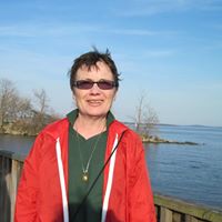 Elizabeth Maloney Photo 30