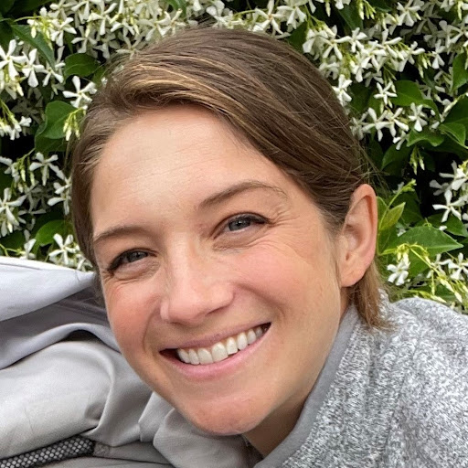 Kristin O'Connell Photo 15