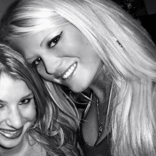 Julia Callahan Photo 27