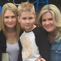 Julie Brogan Photo 28