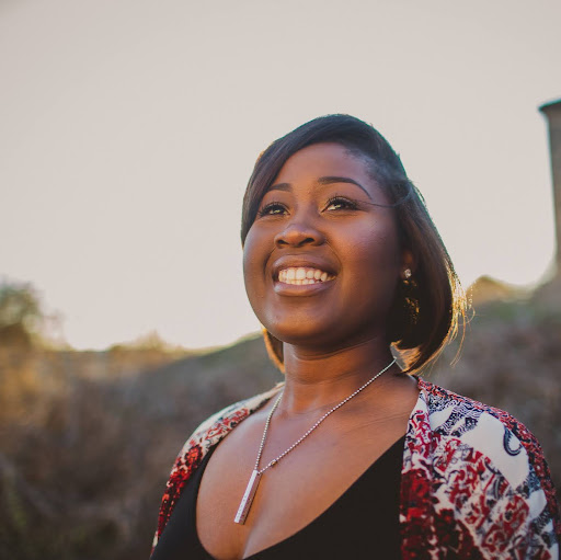 Julie David Photo 42