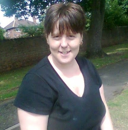 Julie Clifton Photo 16