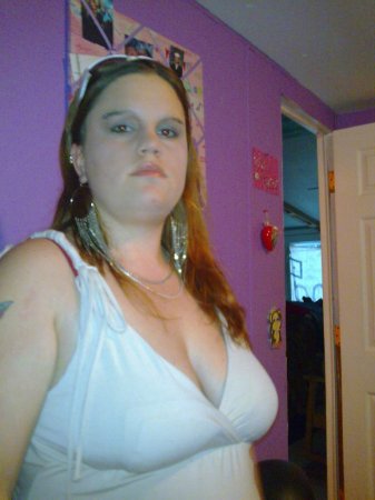 Sarah Young Photo 48