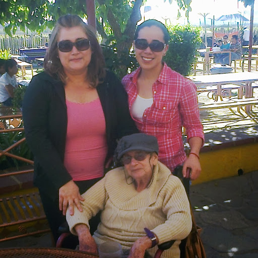 Martha Flores Photo 37