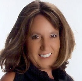 Caroline Dunn Photo 30