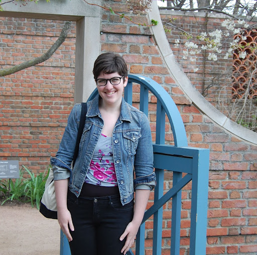 Elizabeth Lynch Photo 38