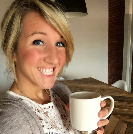 Danielle Comstock Photo 3