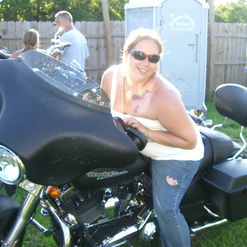 Ashley Rowe Photo 35