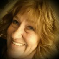 Elizabeth Bruner Photo 14