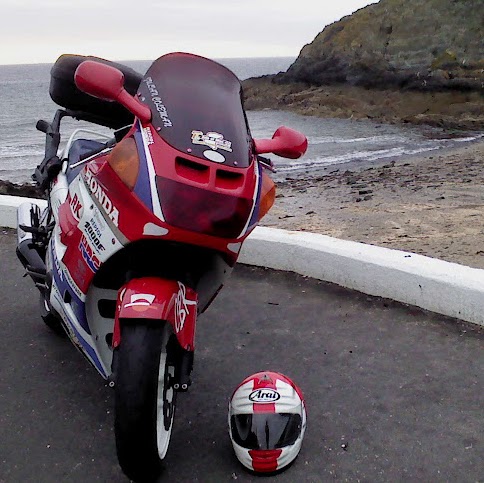 Julian Coleman Photo 39