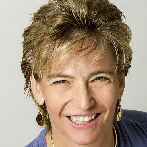Christine Scott Photo 9