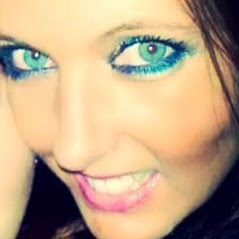 Louise Anderson Photo 28