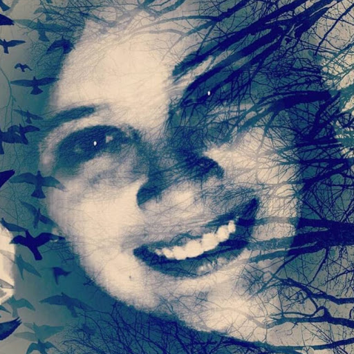 Kristi Thompson Photo 17