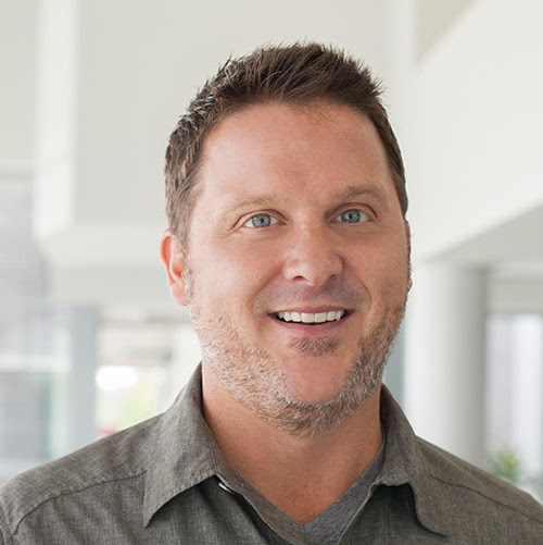 Kelly Hendricks Photo 30