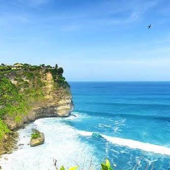 Kristen Adams Photo 16