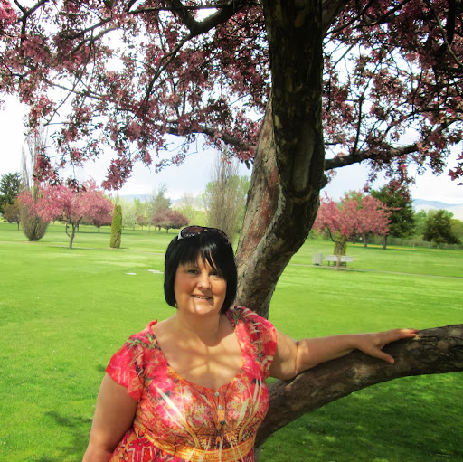 Lori Steele Photo 37