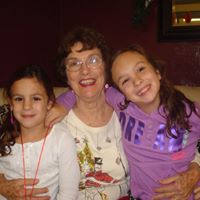 Celeste Thompson Photo 30