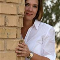 Julia Blevins Photo 6