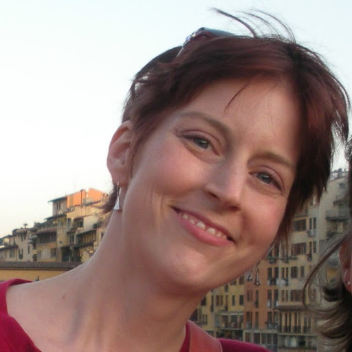 Elizabeth Nicholson Photo 16