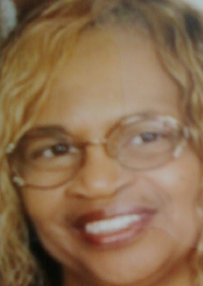 Jacqueline Reynolds Photo 17