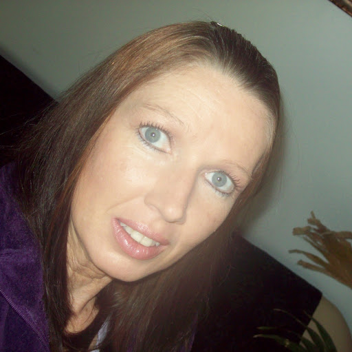 Julie Benton Photo 15