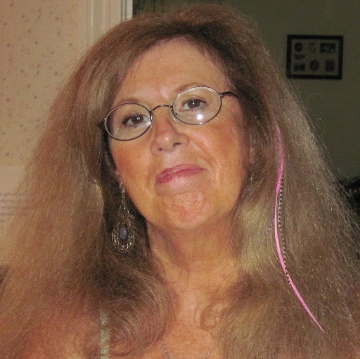 Alicia Holmes Photo 21